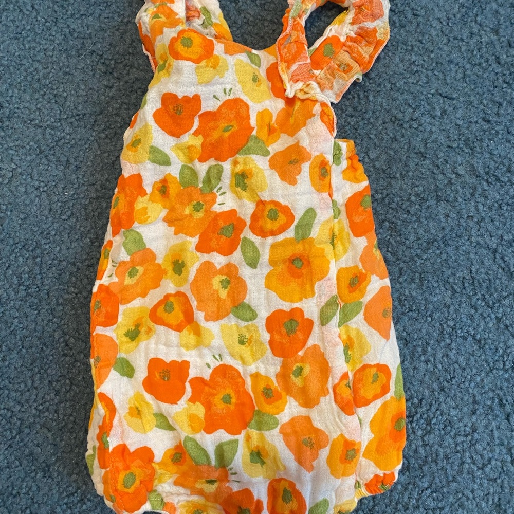 Angel dear orange floral romper🌼🌼🌼